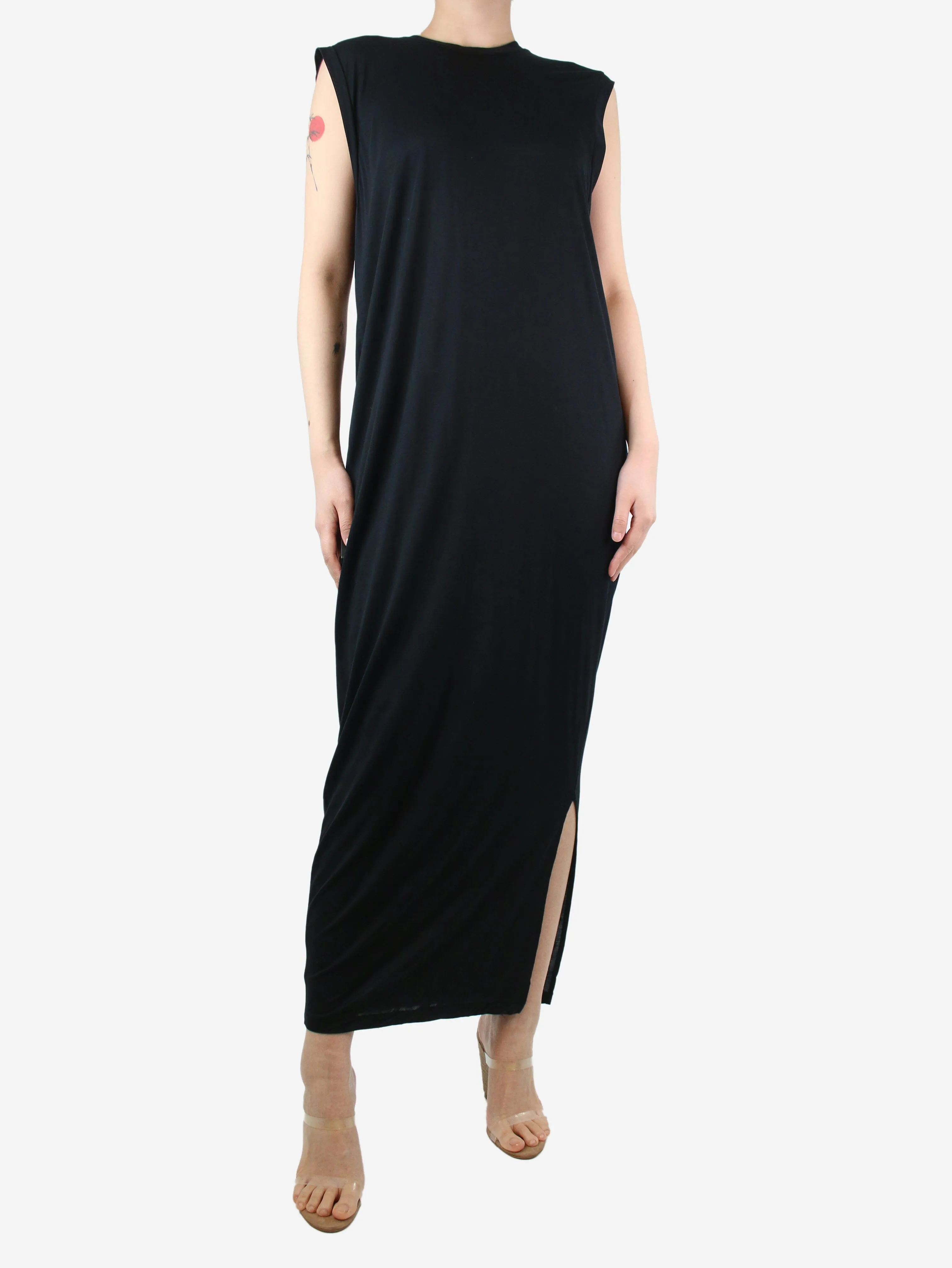 Black short-sleeved maxi dress - size L